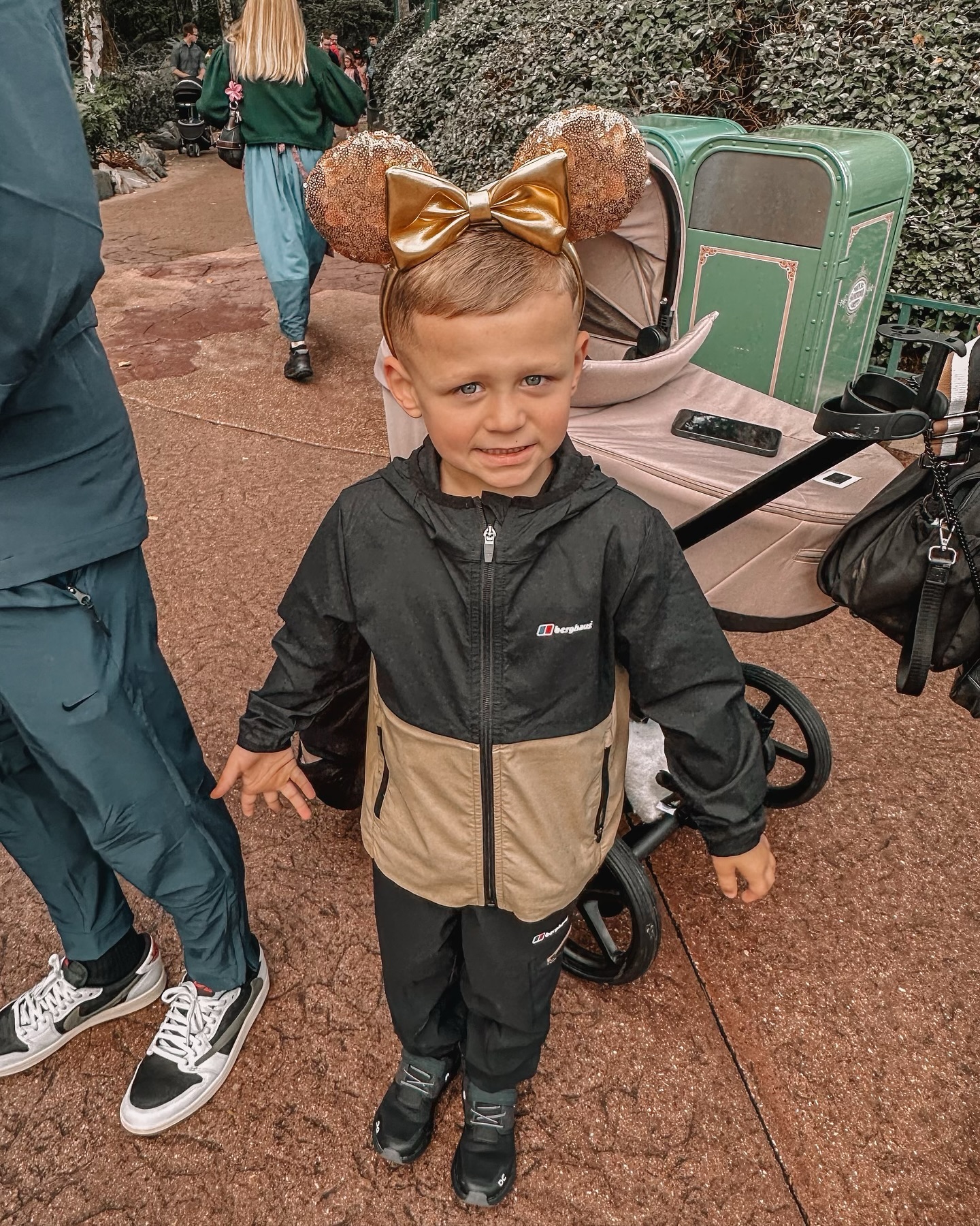 Phil Foden turned his wife and children into a royal family at Disneyland Paris