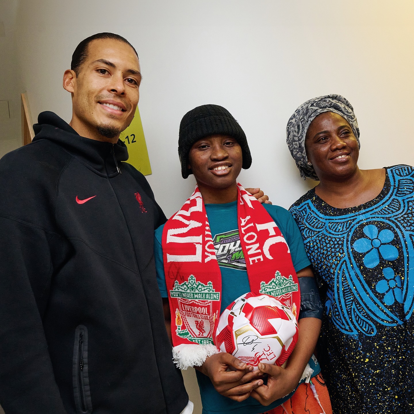 A HEARTWARMING CHRISTMAS! Liverpool made their annual Christmas visit to Alder Hey Children’s Hospital today to sprinkle some festive magic 🎄